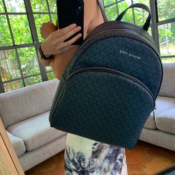 MICHAEL KORS LARGE ABBEY BACKPACK ADMIRAL BLUE - Picture 9 of 12